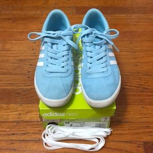 Baby blue adidas courset sneakers